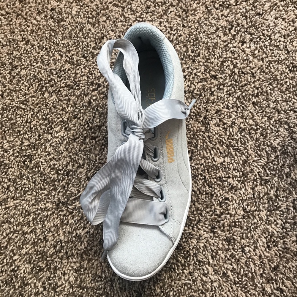 puma shoes. - Picture 1 of 4